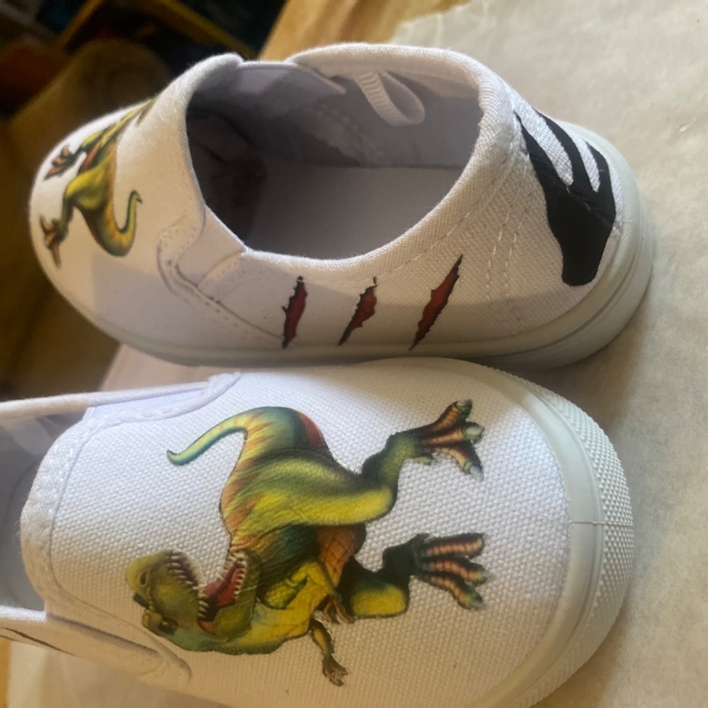 Shoes - Picture 4 of 6